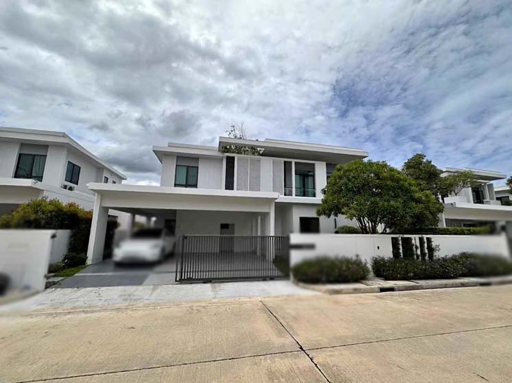 House with Shared Pool in Bangnatrad 